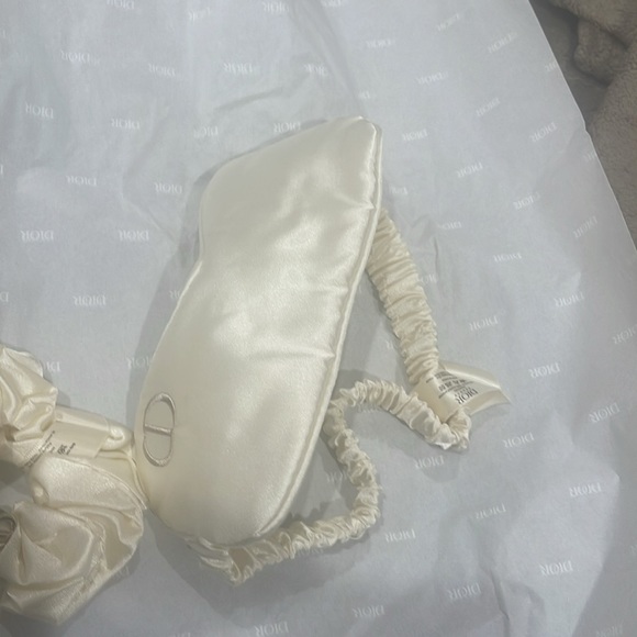 New in box absolutely stunning 4 piece Dior travel set⭐️VIP exclusive 💯 auth - Picture 12 of 12